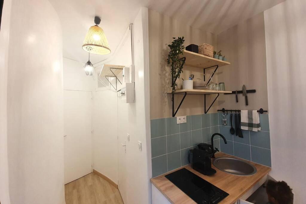 Home Sweet Home Pigalle Montmartre Jungle Париж Екстериор снимка