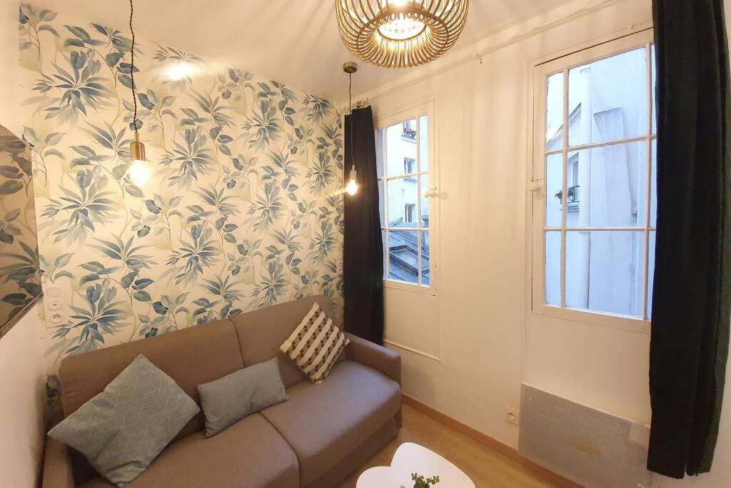 Home Sweet Home Pigalle Montmartre Jungle Париж Екстериор снимка