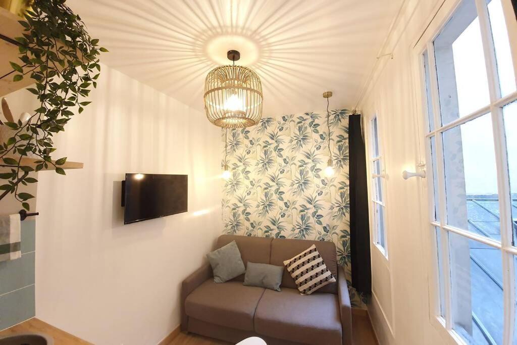 Home Sweet Home Pigalle Montmartre Jungle Париж Екстериор снимка